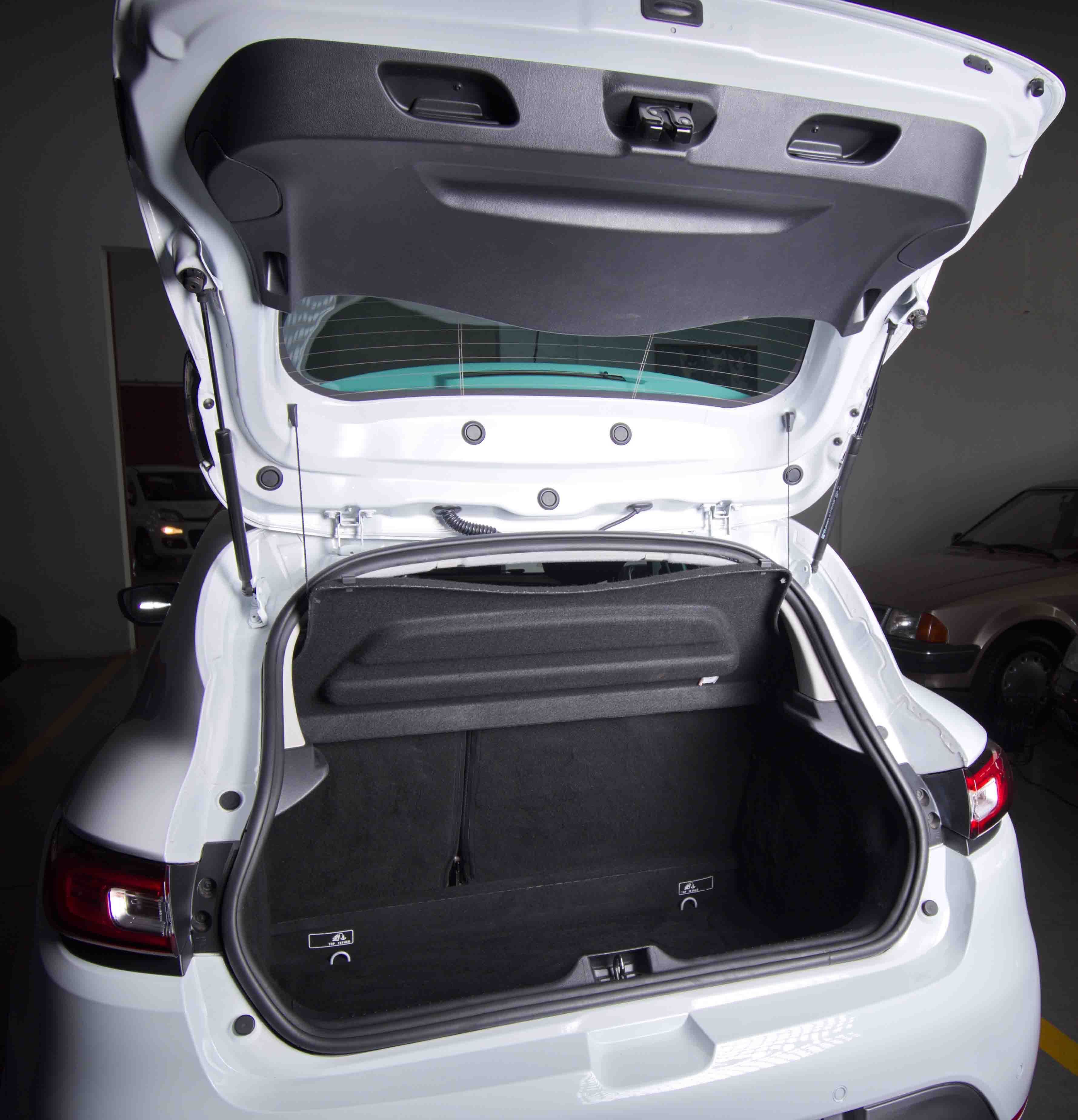 Vendo Renault Clio GT Line em estado novo, sempre guardado em garagem.