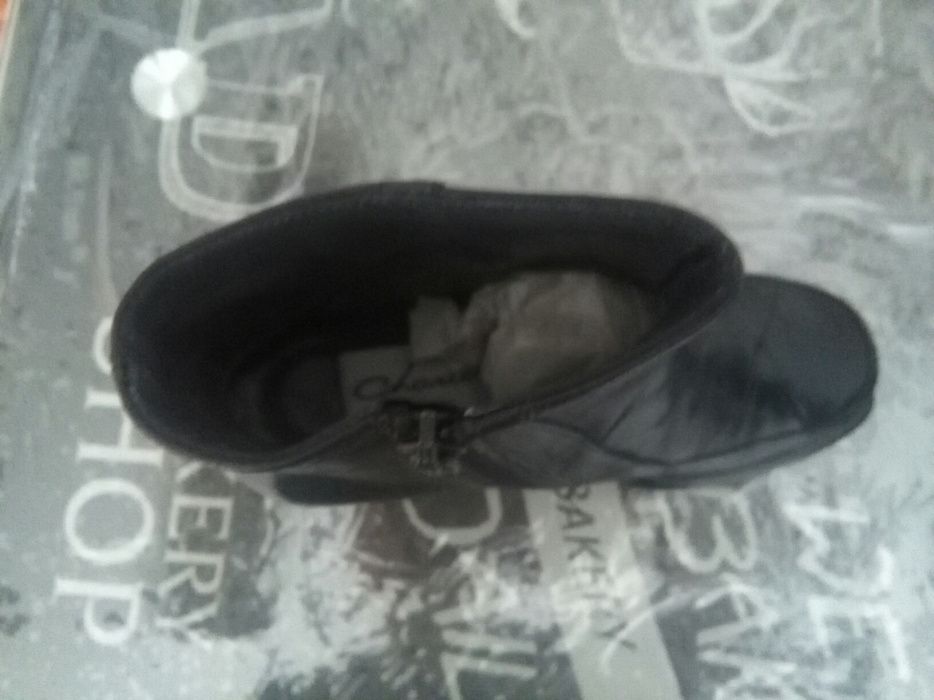 Botins  e Sapatos em Pele Pretos -NOVOS