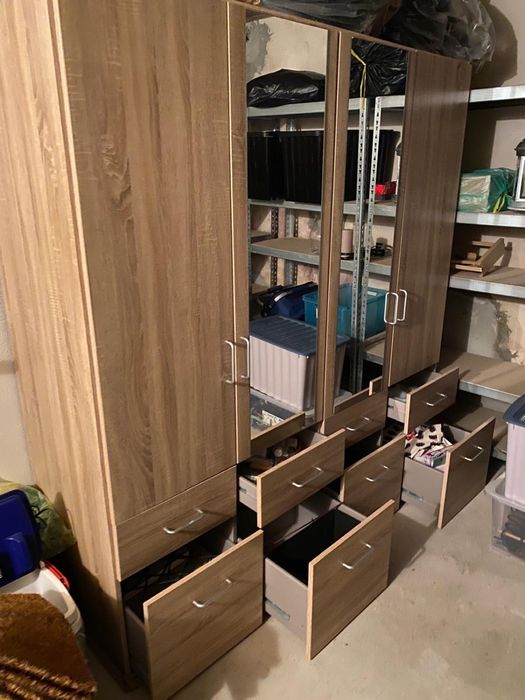 Szafa cztero drzwiowa