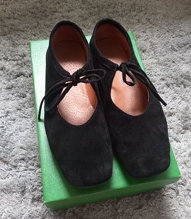 Балетки на зав'язках