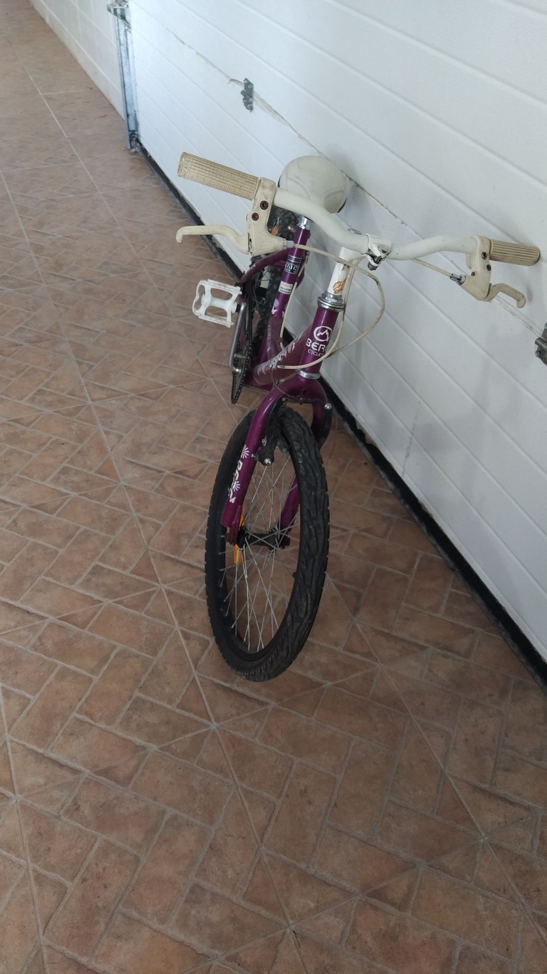 Vendo bicicleta de criança roda 20