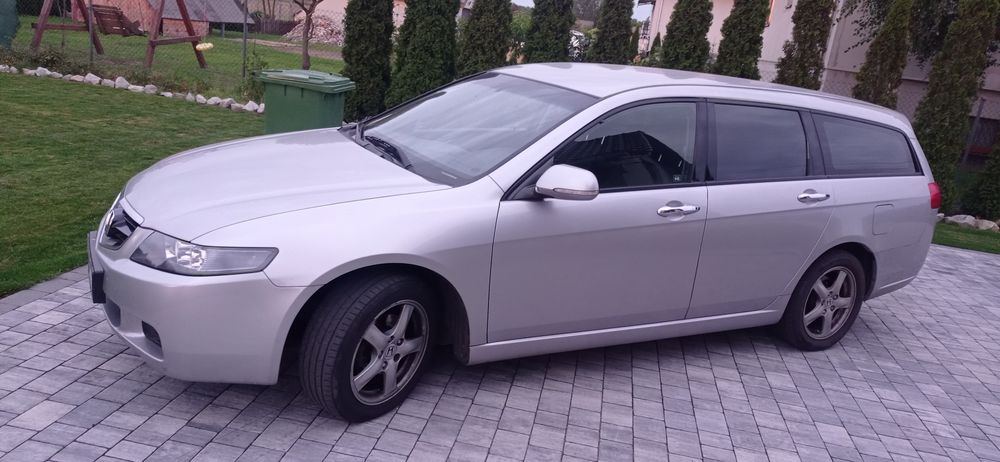 Honda Accord  2.0