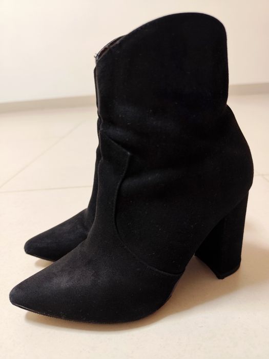 Botas pretas para Mulher marca Seaside (Novas - Tam. 35)