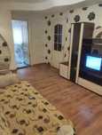 Продам 2х комнатную квартиру в центре.