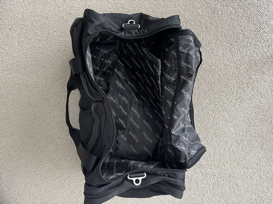 Saco de viagens Guy Laroche novo