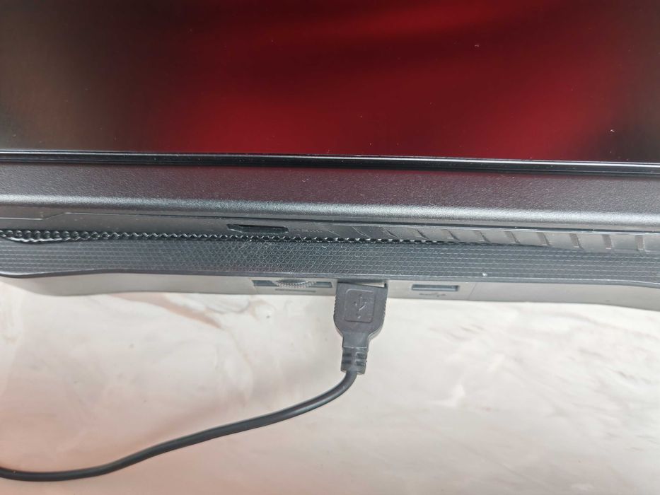 Laptop metalowy gamingowy MSI 8 rdzeni i5 16gb Ram 512gb SSD