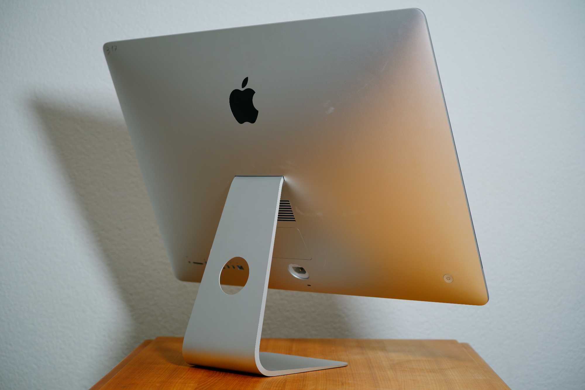 Apple iMac 27 5K Retina i7 4GHz M295x 4GB 32/512gb SSD