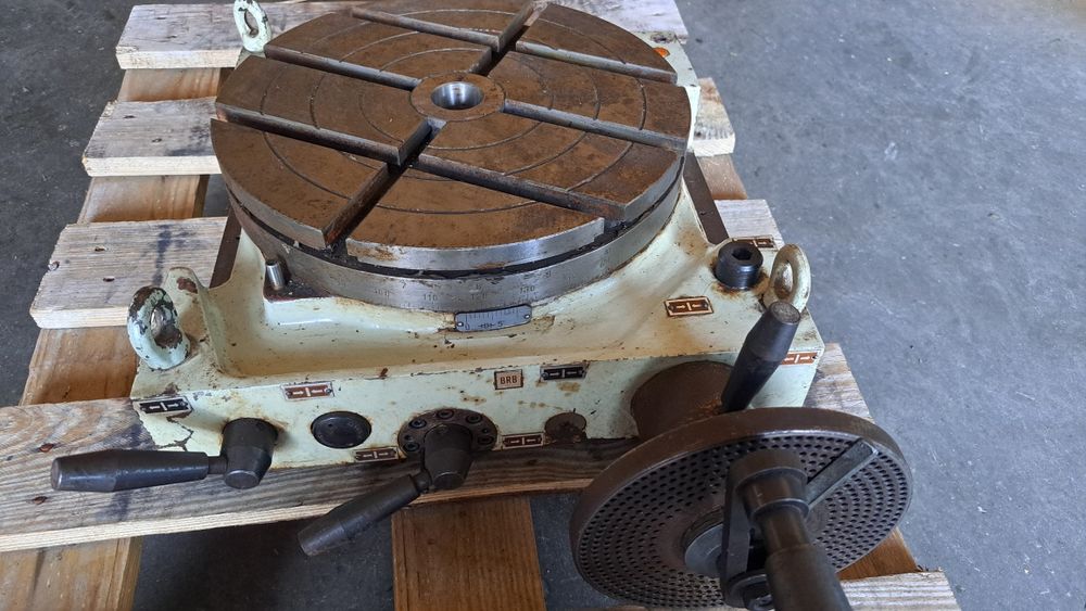 Stół obrotowy podziałowy TOS