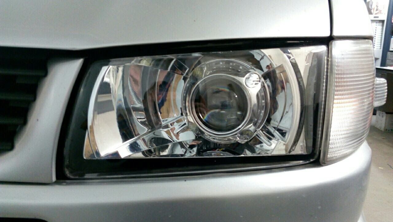 Прозорі/поліровані пластикові на фари скло фар Vito T4 Audi A6C4 A100