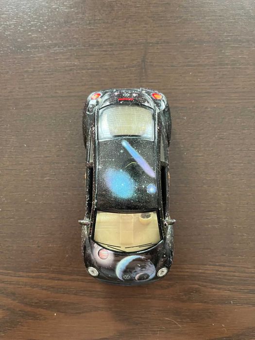 Kinsmart Figurka Model 1:32 Volkswagen New Beetle