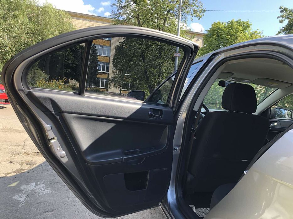 Продам  своє авто  Lancer X (выпуску.  11.2015) в надійні руки)