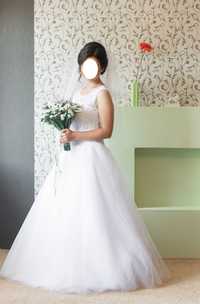 Свадебное платье. Размер 46-48. на девушку ростом 165 -168см