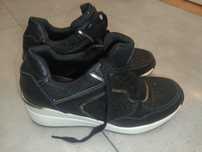 Sportowe buty na koturnie Clara Barson,r. 40