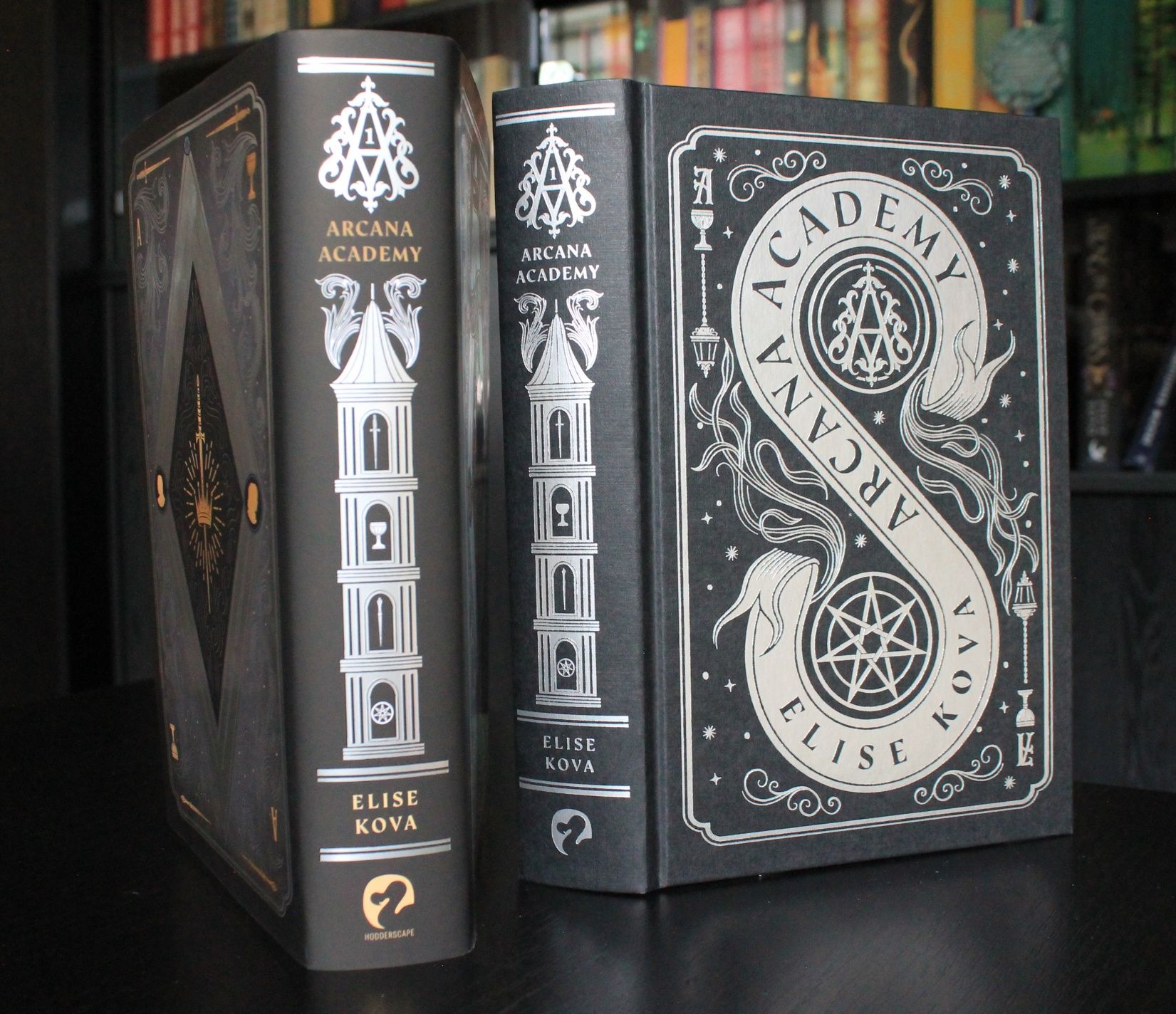 Книжка Arcana Academy by Elise Kova, Fairyloot