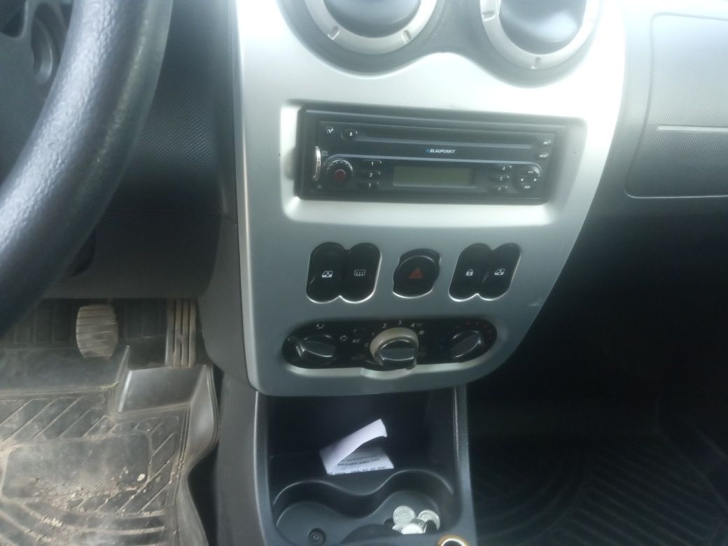 DACIA sandero 2008г
