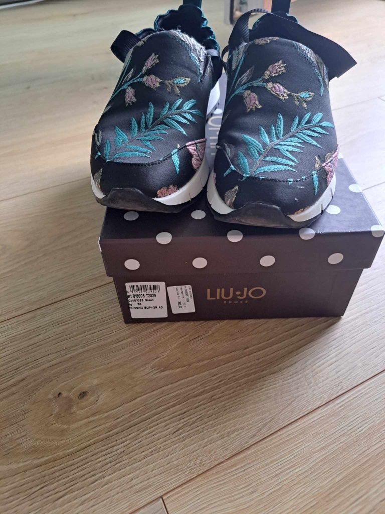 Buty typu mokasyny