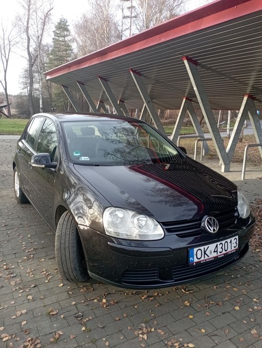 Volkswagen Golf 5 w sam raz na pierwszy samochód dla młodego kierowcy