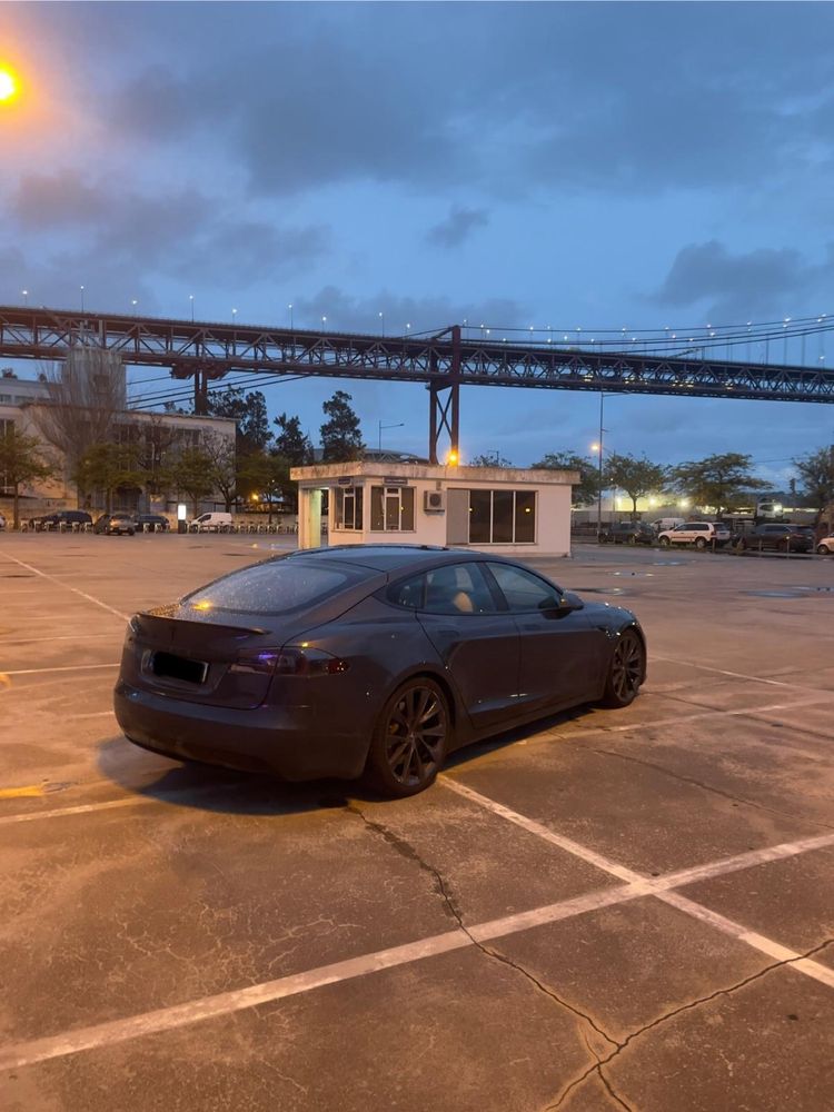 Tesla model S long range plus
