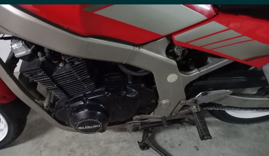 Moto Suzuki GS 500