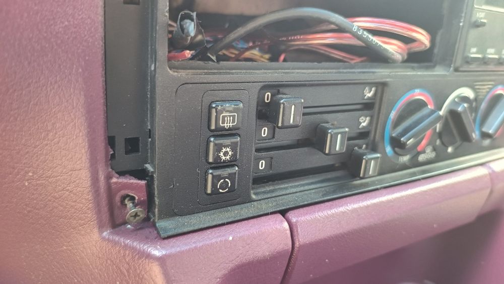 Повний комплект кондиціонеру на BMW e34