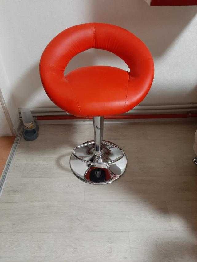 Барний стілець зі спинкою Bonro червоний