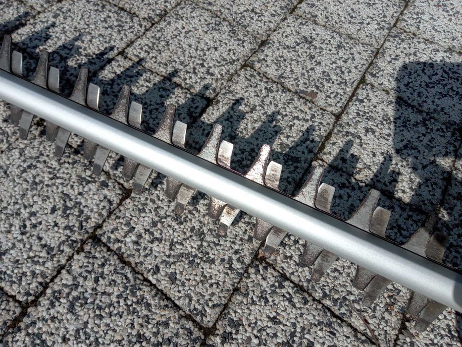 Nożyce elektryczne do żywopłotu MacAllister 710 W 60 cm