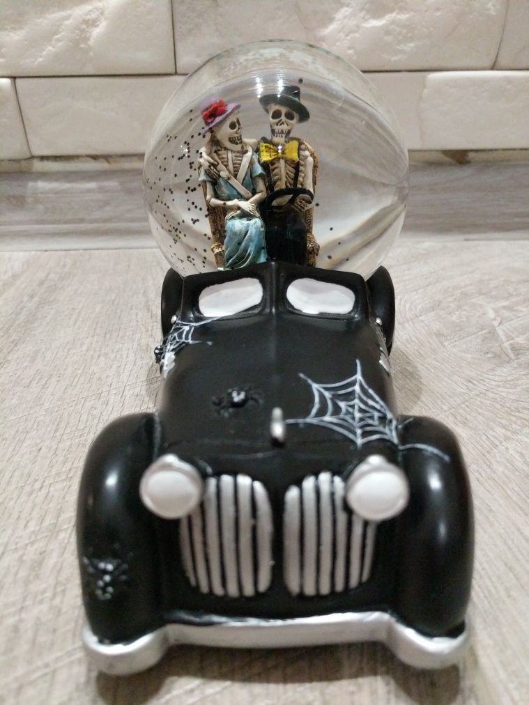 Необычный "снежный" шар Halloween