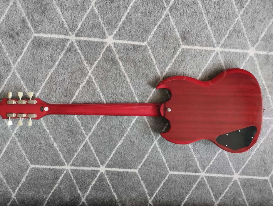 Epiphone SG z Maestro Vibrola