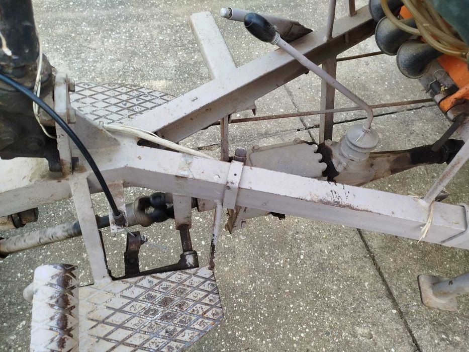 Motocultivador com reboque