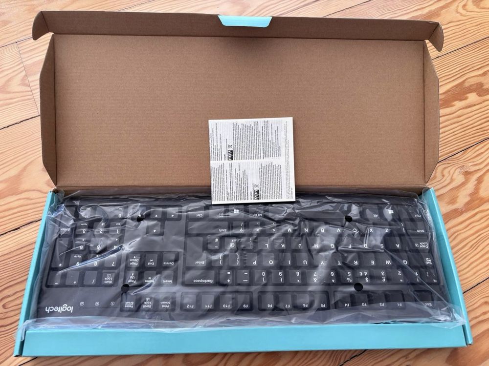 Teclado com fio Logitech K120 NOVO Layout Inglês UK
