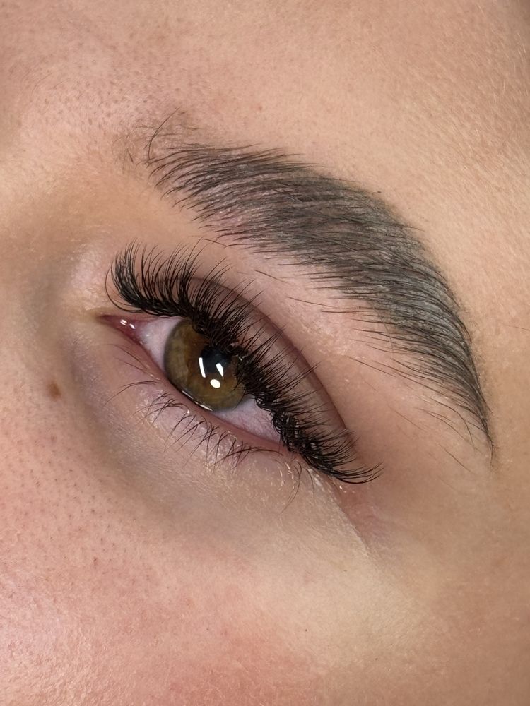 Stylizacja rzęs małe i duże objętości, wet look, wispy!