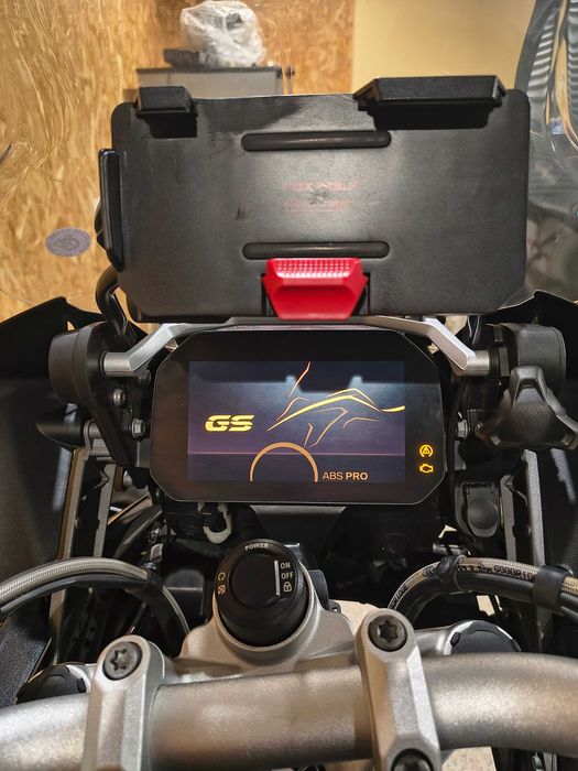 GS 1200 rebaixada de fábrica 2018 Nacional.