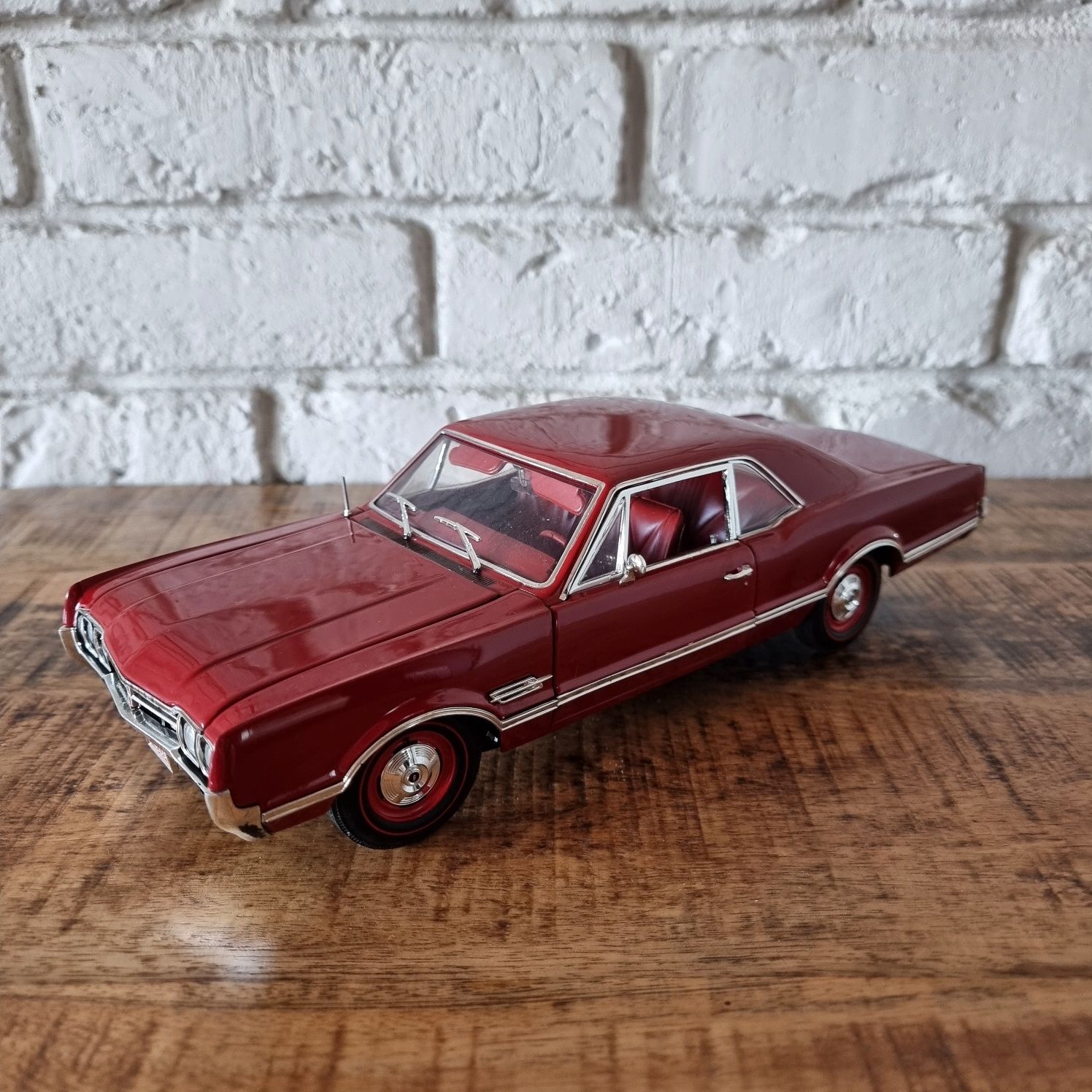 Oldsmobile 4-4-2 66 Highway 61 1:18