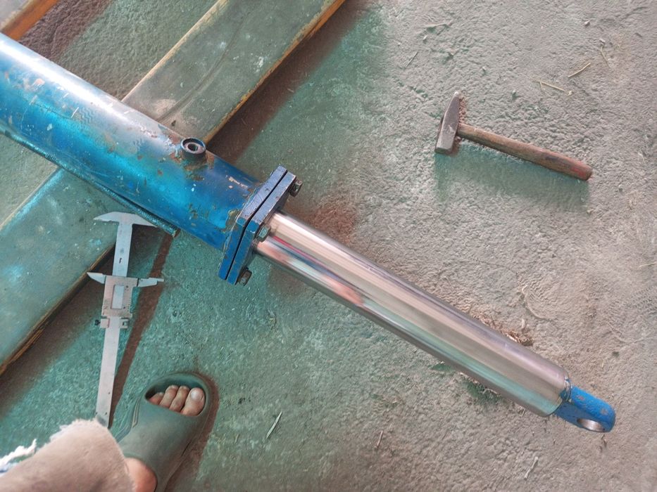 Гидроциліндр , маслоциліндр.