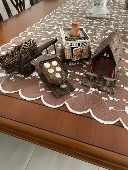 GORILAS mealheiros feitos em coco e várias peças artesanais anos 90