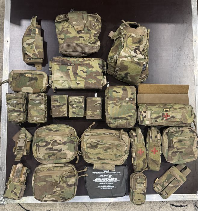 Військове спорядження.