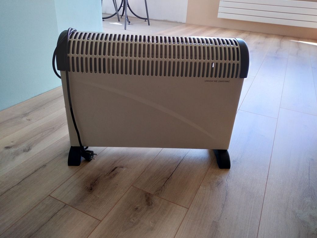Grzejnik konwektorowy 2000W