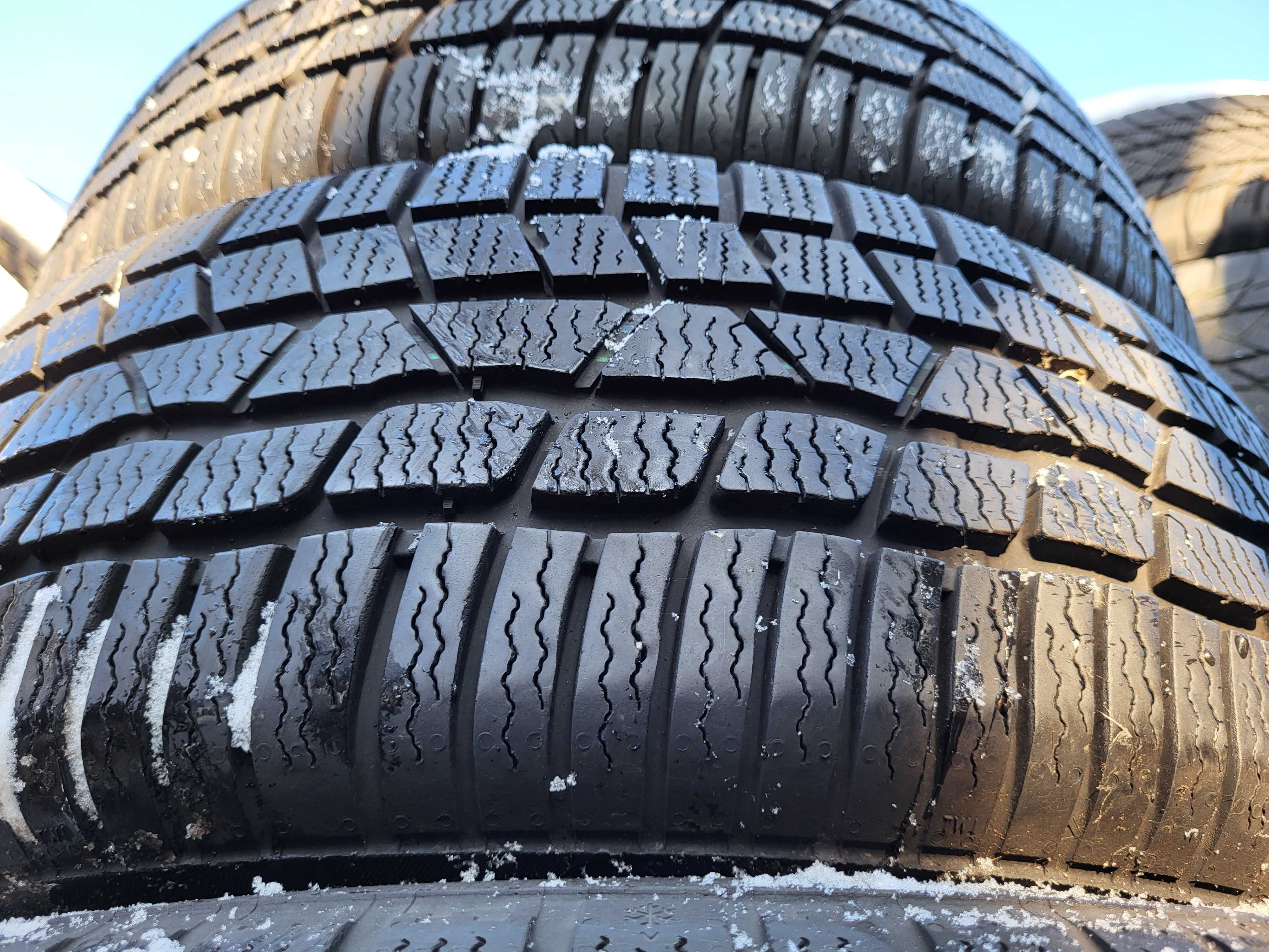 Komplet Continental ContiWinterContact TS830P 215/60r16 99H XL