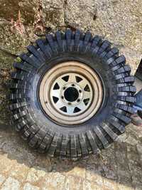 Maxxis 35 12.5 r15