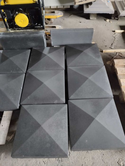 Бордюри садові, кришки на паркан та інше.