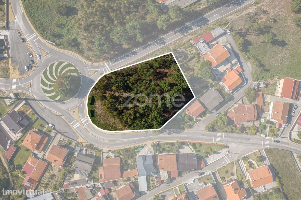 Terreno urbanizável com 3 828 m², em Oliveira de Azeméis
