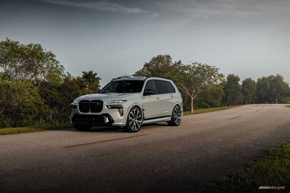 2023 BMW X7 M60i