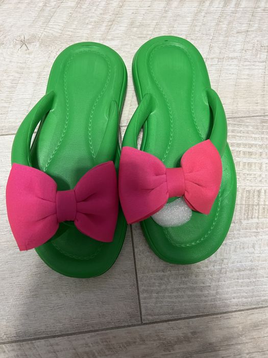 Шльопанці, вєтнамки яркі