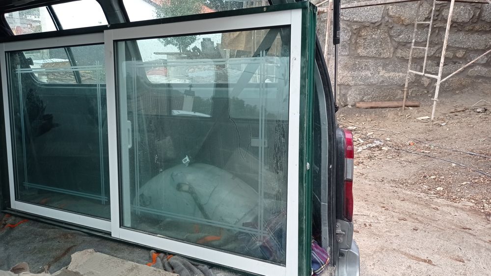 Vendo porta alumínio 49€