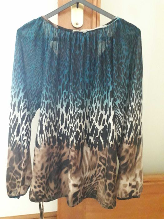 Tunica estampada em vários tons tigre