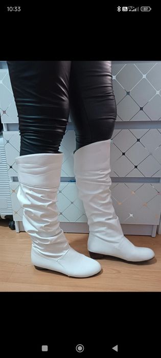 Białe kozaki z marszczeniem 40,5