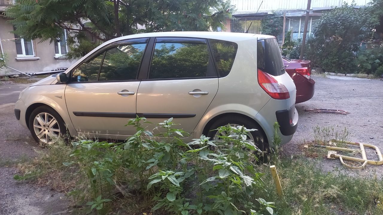 Продам    Renault Csenik