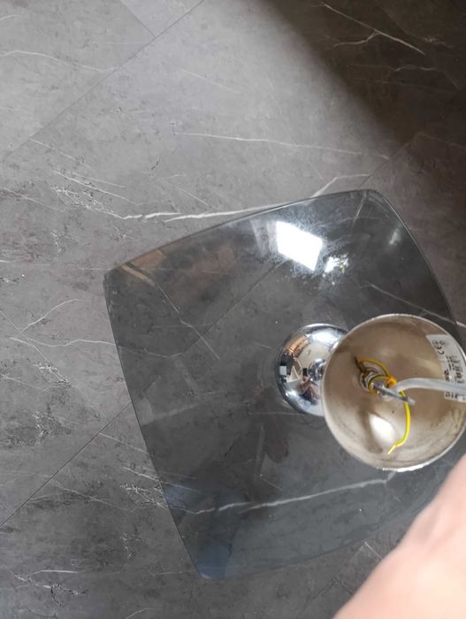 Szklana lampa z żarówką Edison