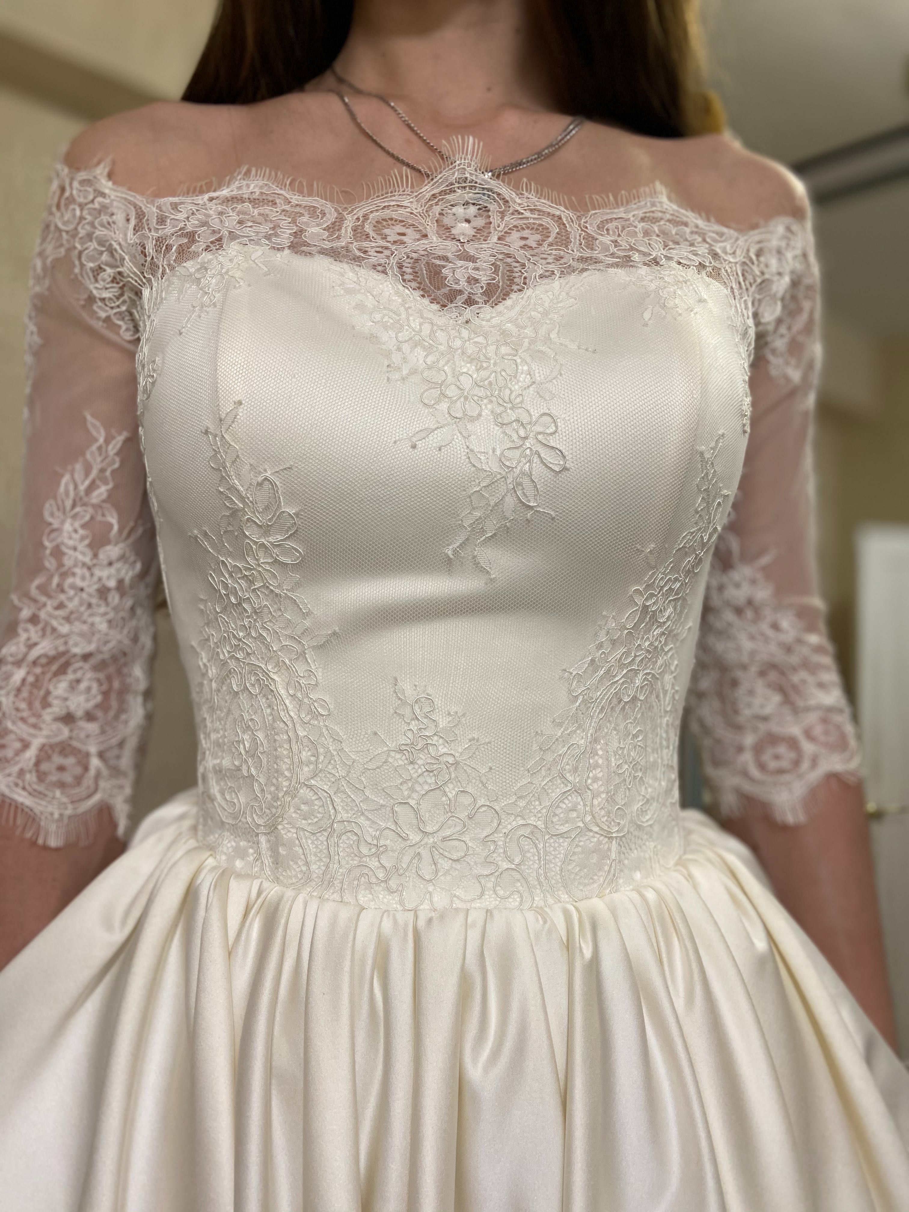 Срочно. Шикарное свадебное платье  размер 44-46