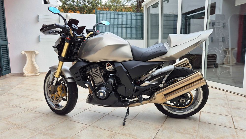Vendo Kawasaki Z1000 - Titanium